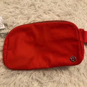 NWT lululemon belt bag